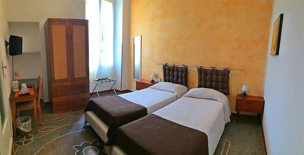 Hotel Ristorante Il Caminetto Diano Marina 2*,  Italien
