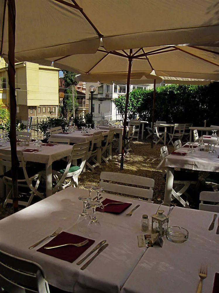 **  Hotel Ristorante Il Caminetto Diano Marina Italië