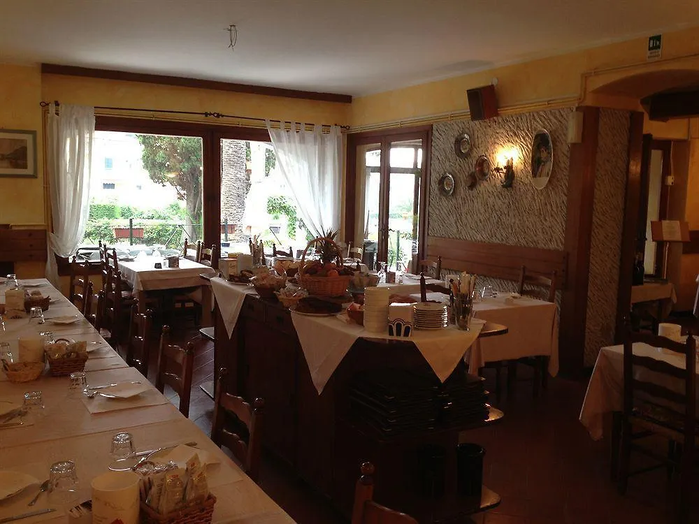 Hotel Ristorante Il Caminetto Diano Marina 2*,